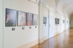 Ausstellungsansicht Selbstportrait mit Maske, Jugendgalerie im Grazer Rathaus