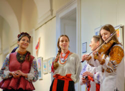Ausstellungseröffnung Kraft des Lebens vom Ukrainischen Kulturverein Ridna Domivka in der Jugendgalerie im Grazer Rathaus
