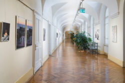 Ausstellungsansicht Ortweinschule 2023 in der Fotogalerie des Grazer Rathauses