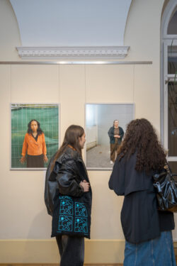 Eröffnung out of sight out of mind Alena Zhandarova und Lena Rosa Händle in der Fotogalerie im Grazer Rathaus