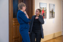 Eröffnung out of sight out of mind Alena Zhandarova und Lena Rosa Händle in der Fotogalerie im Grazer Rathaus