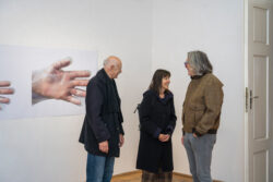 Ausstellungseröffnung Galaxienumarmung im Zentrum von Mirko Maric