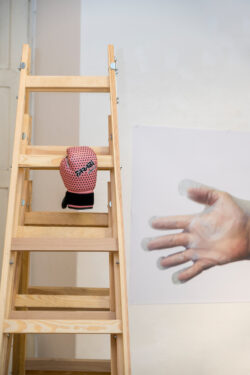 Ausstellungseröffnung Galaxienumarmung im Zentrum von Mirko Maric