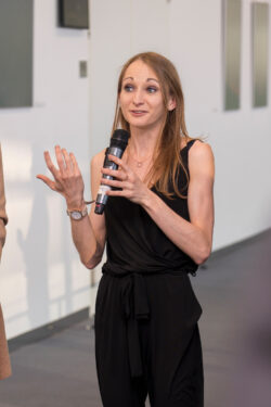 Eröffnung Flughafengalerie Anna Zaversky nah wie fern