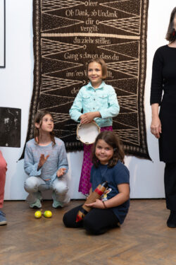 Eröffnung GOLLOS JETZT, Familie Gollowitsch in der Galerie Centrum