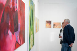 Ausstellung in der Galerie Centrum: Magdalena Herzog, Theresa Obermayer und Bruno Richard zeigen unter Images à Trois ihre Werke